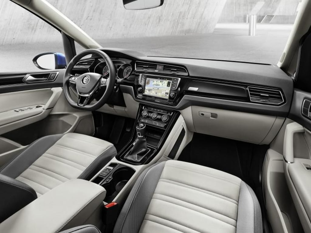 Zudem will VW den Familien den Alltag erleichtern. Dafür hat der Autobauer viele Ablagen, eine Kofferraumbeleuchtung und eine elektronische Sprachverstärkung in den Touran eingebaut. Foto: VW