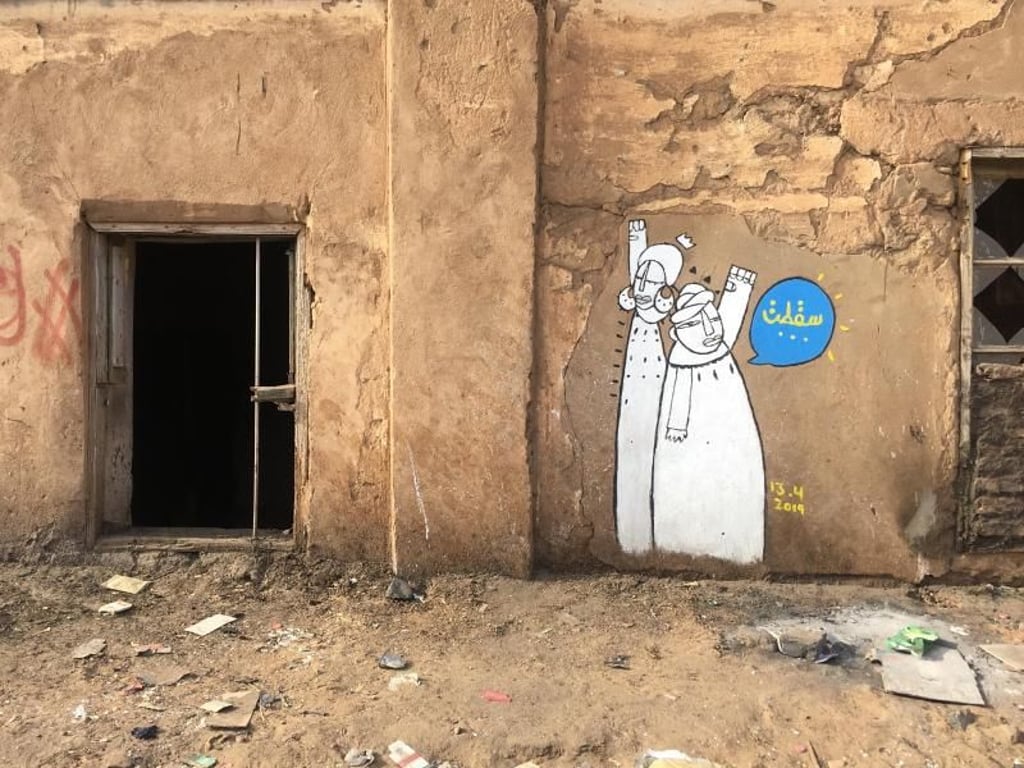 Ein Wandbild der sudanesische Künstlerin Alaa Satir. Sie malt in dem für sie typischen Comic-artigen Stil. Foto: Makki Rashid/Alaa Satir