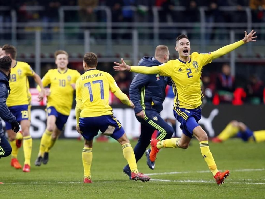 Schwedens Mannschaft kann ihr Glück kaum fassen: WM-Teilnahme. Foto: Antonio Calanni