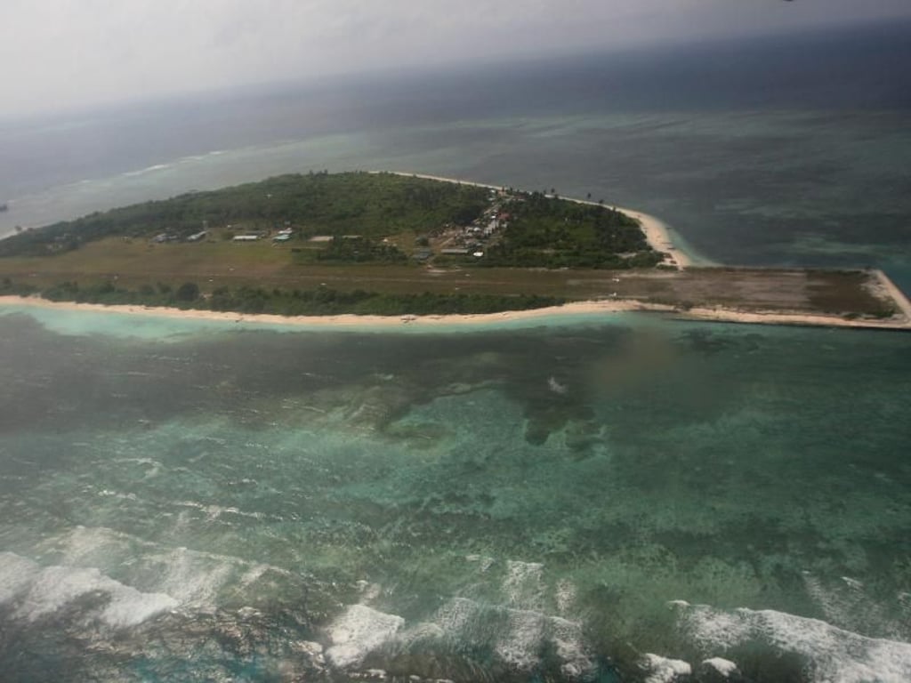 Landebahn auf einer der zwischen China, Vietnam, Japan und den Philippinen umstrittenen Spratly-Inseln. Foto: Rolex Dela Pena/Archiv