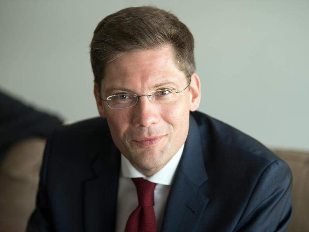 Christian Hirte (CDU), Beauftragter der Bundesregierung für die neuen Bundesländer, spricht bei einem Interview. Foto: Soeren Stache/Archiv