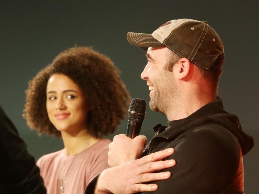 Rory McCann und Nathalie Emmanuel werden mit Fragen zu «Game of Thrones» belagert. Foto: Roland Weihrauch