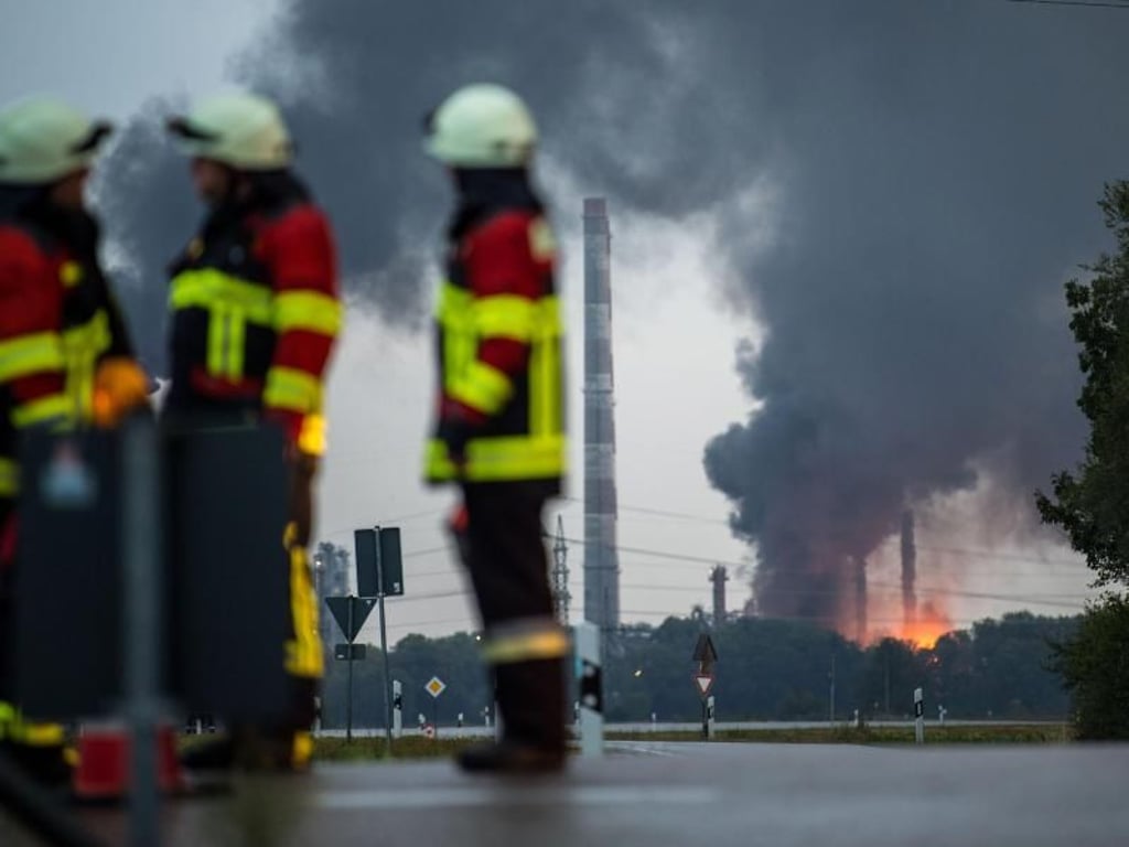 Auf dem Betriebsgelände östlich von Ingolstadt liegen ein Gaskraftwerk und die Raffinerie von Bayernoil. Foto: Lino Mirgeler