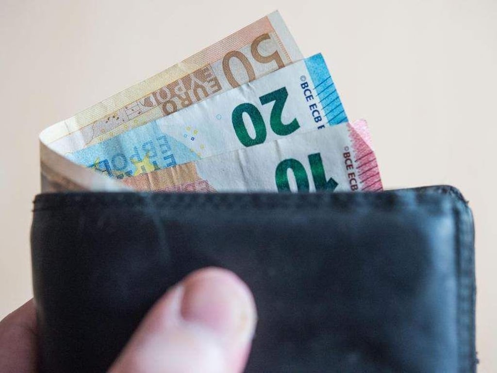 Versicherte, die nur kurzzeitig in die gesetzliche Rentenversicherung eingezahlt haben und dann dauerhaft ausscheiden, müssen die von der Rentenversicherung erstatteten Beiträge nicht versteuern. Foto: Lino Mirgeler