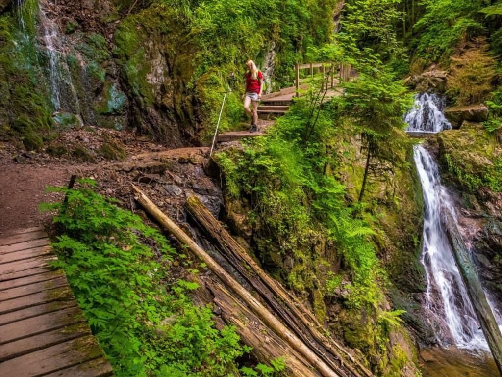 Über Stock und Stein: Gutes Schuhwerk ist auf dem Schluchtensteig - wie hier in der Lotenbachklamm - Pflicht. Foto: Klaus Hansen/Schluchtensteig Schwarzwald