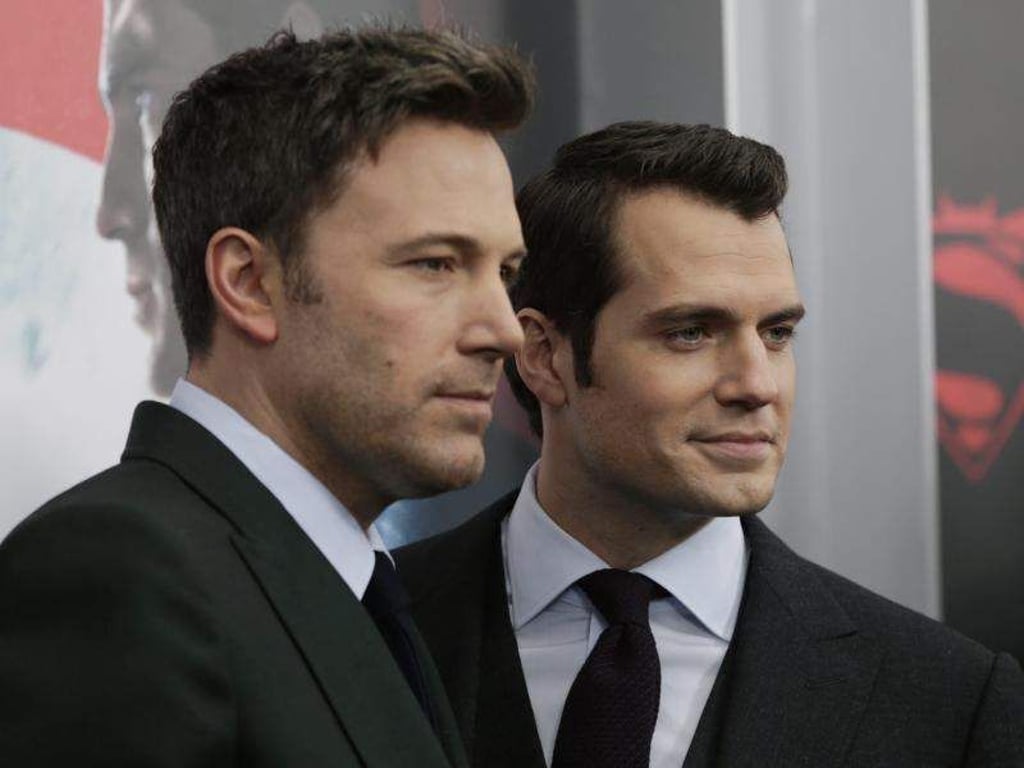 Superman Henry Cavill (r) und Batman Ben Affleck bei der Premiere in New York. Foto: Peter Foley