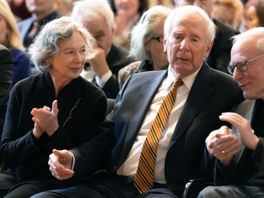 Ulla Hahn neben ihrem Mann Klaus von Dohnanyi und Erzbischof Werner Thissen (r). Foto: Ulrich Perrey
