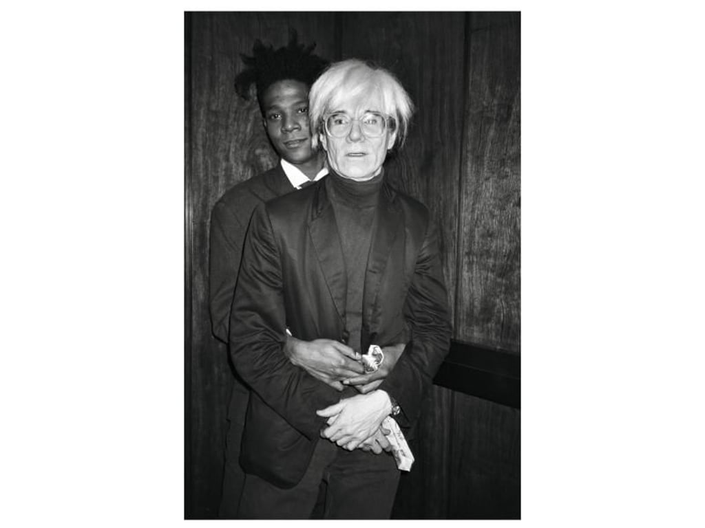 Jean-Michel Basquiat und Andy Warhol 1985 im Rockefeller Center. Foto: The Andy Warhol Foundation for the Visual Arts, Inc.