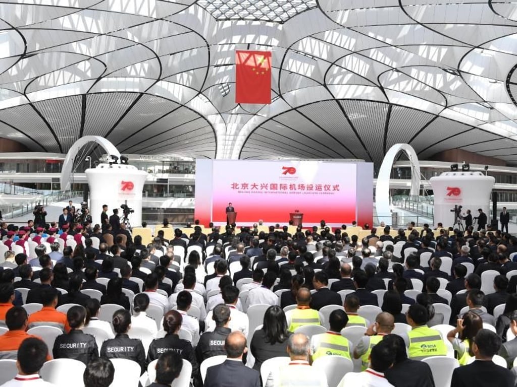 Vier Jahre Bauzeit waren nur nötig, um den neuen Mega-Flughafen fertigzustellen. «Berlin kann von Peking lernen», hatte es während des Baus geheißen. Foto: XinHua