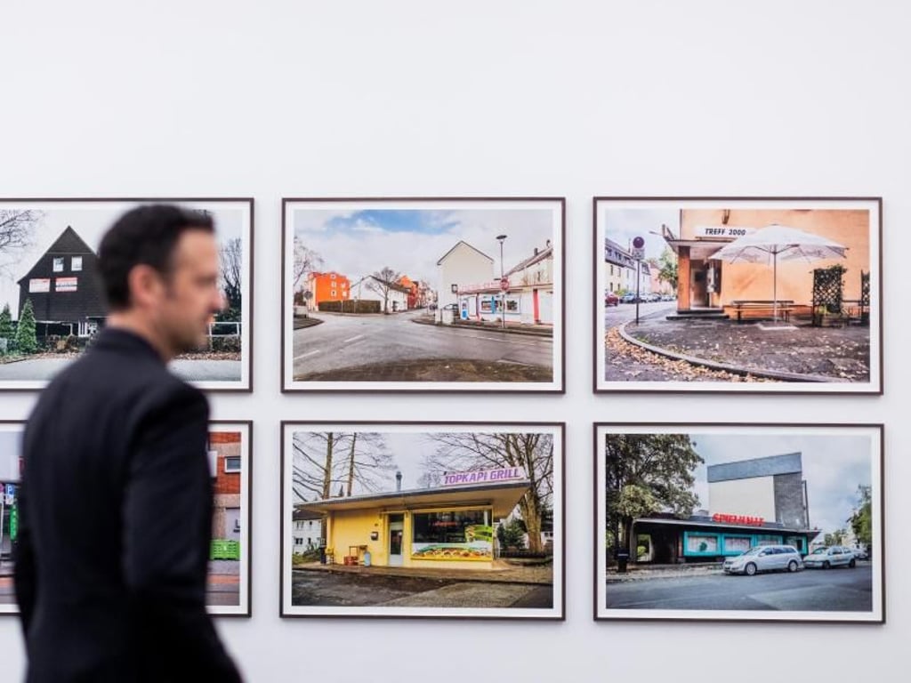 Till Brönner vor seiner Serie von Orten im Ruhrgebiet. Foto: Rolf Vennenbernd