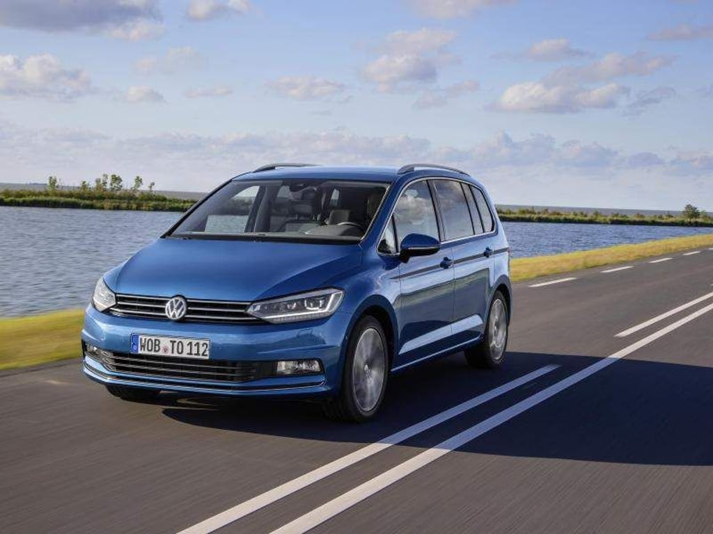 Ein Familienwagen wie er im Buche steht: Der neue VW Touran will mit viel Stauraum und cleveren Kleinigkeiten punkten. Foto: VW
