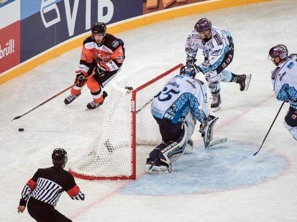 Die Kassel Huskies gewannen das erste «Summer Game» gegen die Löwen Frankfurt. Foto: Andreas Arnold