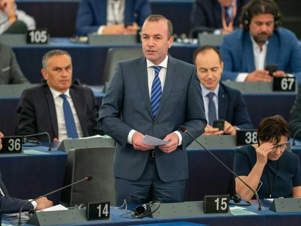Eigentlich hätte er gerne das Amt bekleidet - jetzt unterstützt er Ursula von der Leyen: Manfred Weber, ehemaliger Spitzenkandidat der EVP. Foto: Michael Kappeler