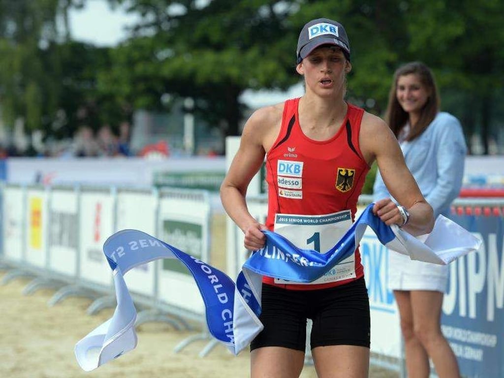 Im abschließenden Lauf- und Schießwettbewerb überholten Lena Schöneborn und Annika Schleu die Konkurrenz. Foto: Rainer Jensen