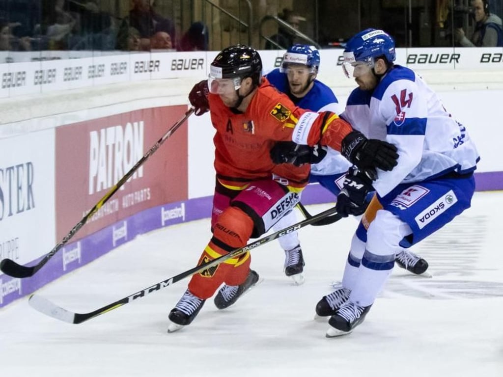 Deutschlands Marcus Kink (l) im Duell mit dem Slowaken Peter Ceresnak (r). Foto: Marcel Kusch