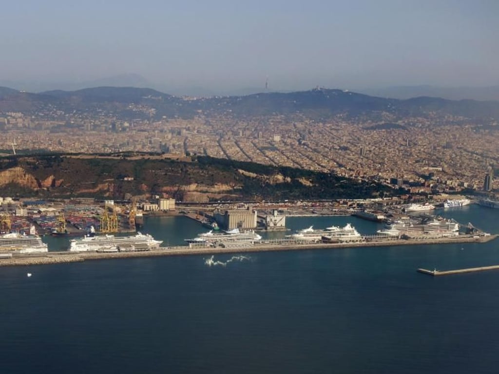 In Barcelona spülen Kreuzfahrtschiffe zusätzlich viele Tousiten an Land. Foto: Andreas Drouve