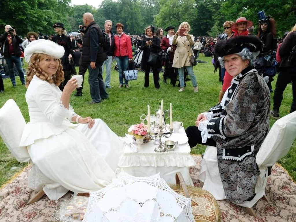 Dagmar und Bernd Vogel, Teilnehmer des Wave-Gotik-Treffens. Foto: Sebastian Willnow