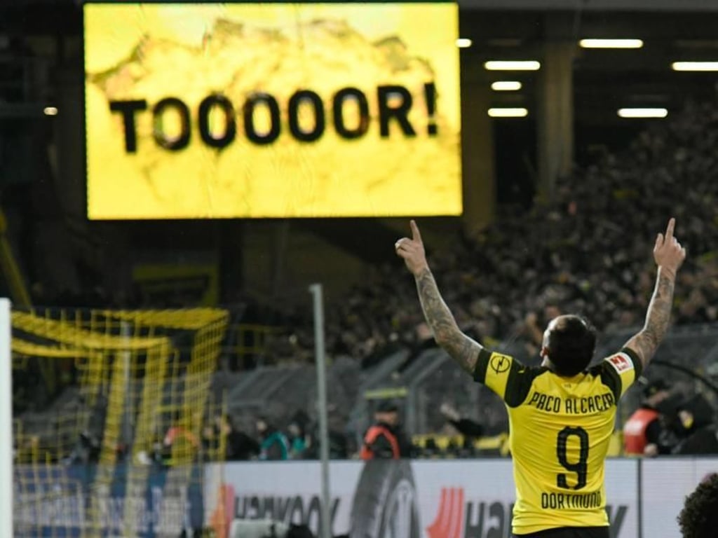 BVB-Stürmer Paco Alcácer machte den Sieg für die Dortmunder perfekt. Foto: Ina Fassbender