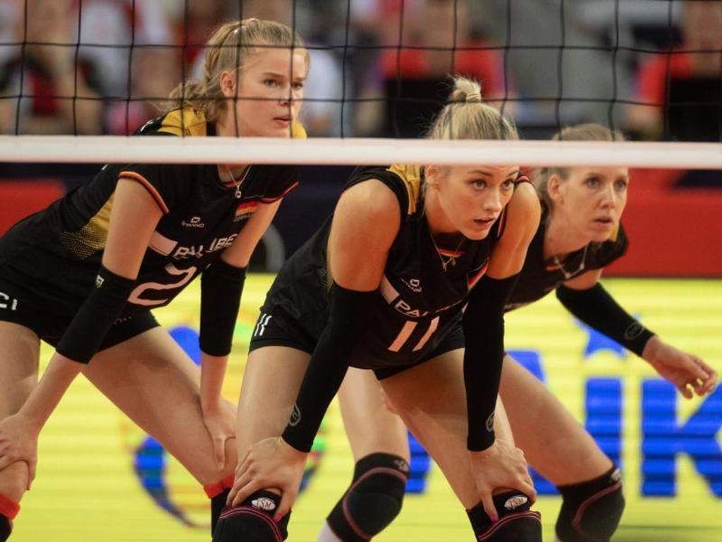 Nach einer starken Vorrunden war für die deutschen Volleyballerinnen im Viertelfinale gegen Polen Schluss. Foto: Grzegorz Michalowski/PAP