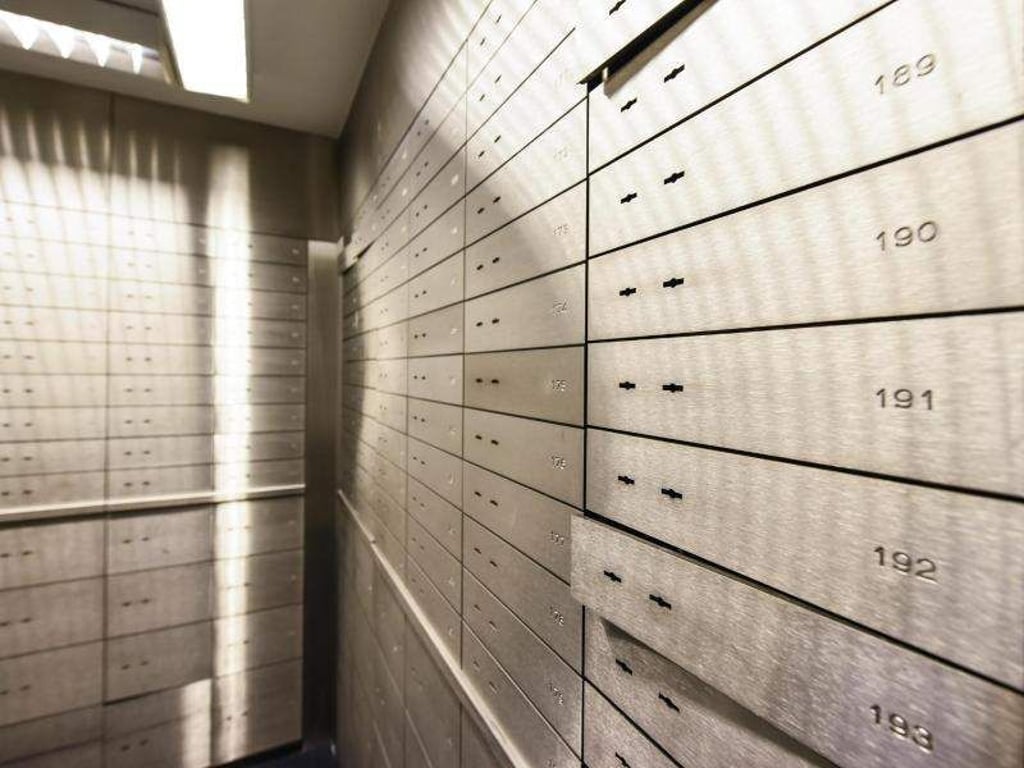 Der Inhalt von Bankschließfächern sollte versichert sein. Foto: Hagen Lehmann Cobug/HUK-COBURG/dpa