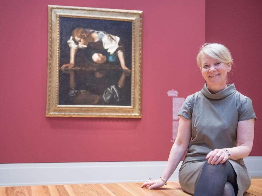 Museums-Direktorin Ortrud Westheider vor dem Caravaggio-Gemälde «Narziss». Foto: Jörg Carstensen
