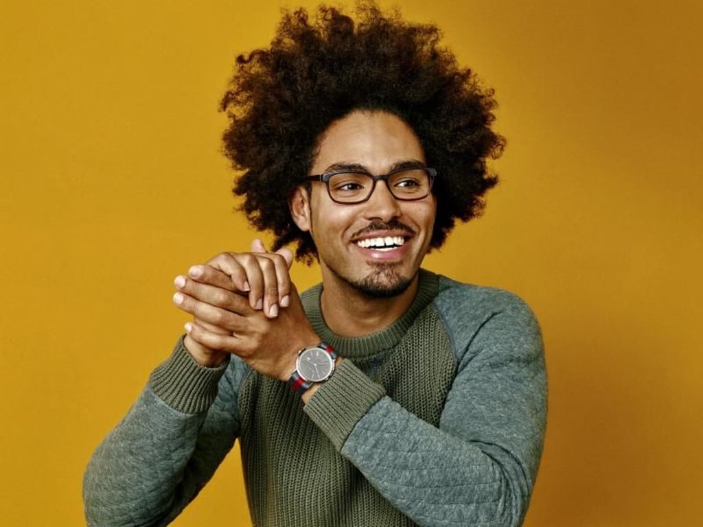 Ein bisschen Farbe ist an den Handgelenken noch zu sehen - wie hier von Esprit (ca. 100 Euro) - aber es ist nicht mehr so knallig wie in der vergangenen Saison. Foto: Esprit