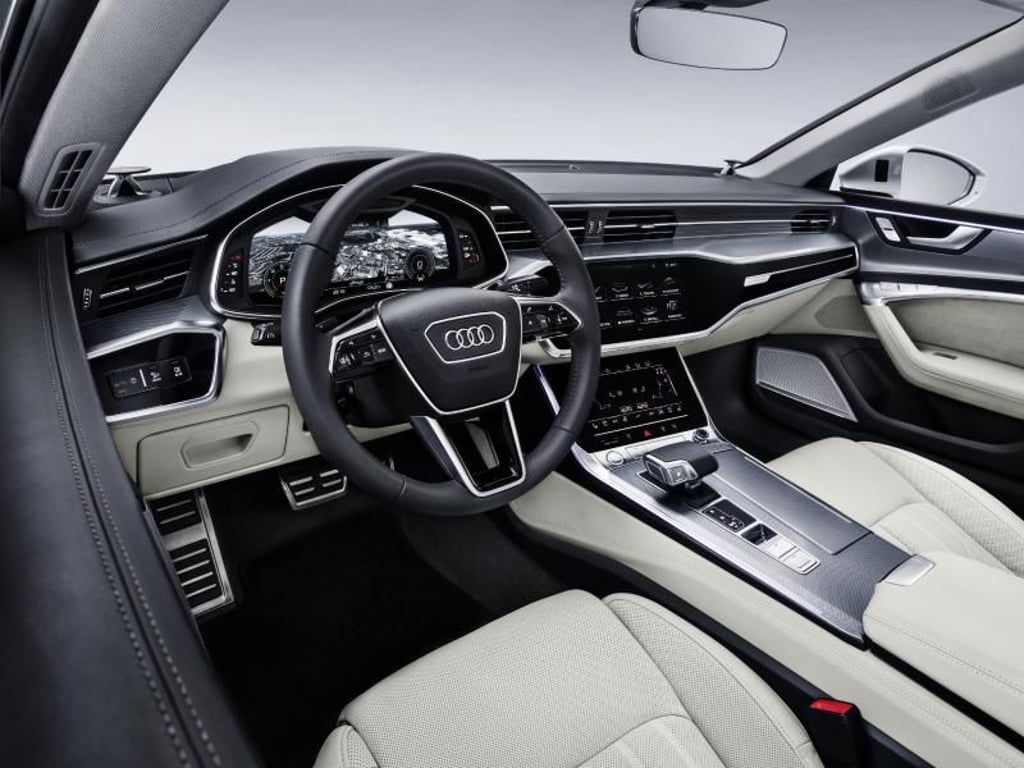 Passt zum Genießer: Wer hinter dem Lenkrad sitzt, schaut auf ein modernes Cockpit mit sensiblen Touchscreens und Sensorfeldern. Foto: Audi AG