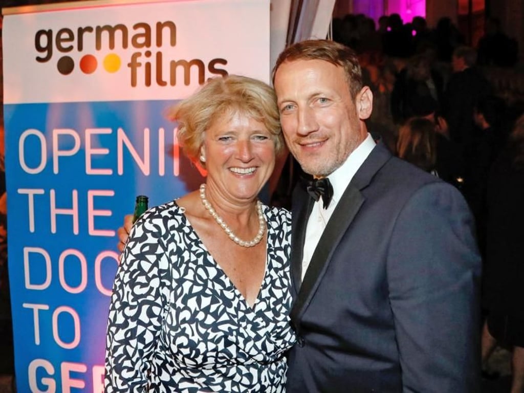 Kulturstaatsministerin Monika Grütters mit dem Schauspieler Wotan Wilke Möhring beim Empfang des Deutschen Films. Foto: Hubert Boesl