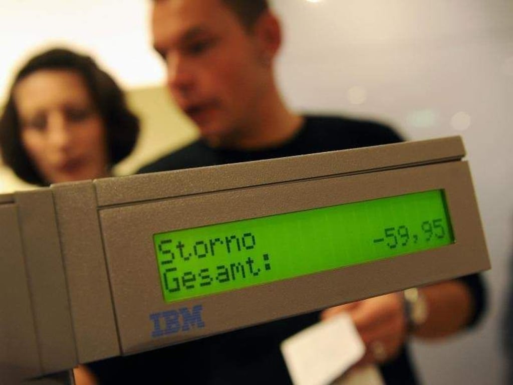 Kulante Rückgabe: Nicht alle Händler erstatten die Kaufsumme in bar. Foto: Tobias Hase