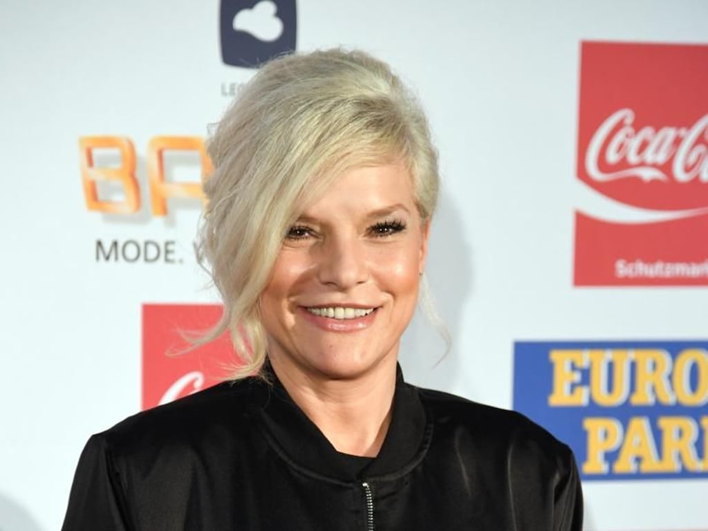 Moderation Ina Müller vor Beginn der Verleihung der Radio Regenbogen Awards. Sie bekommt den Award ? Medienfrau 2015? . Foto: Uli Deck