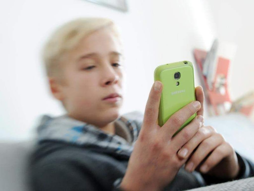 Free-to-Play-Spiele für das Smartphone haben einen großen Reiz, weil sie kostenlos sind. Viele Extras werden aber nur gegen Geld angeboten. Foto: Tobias Hase