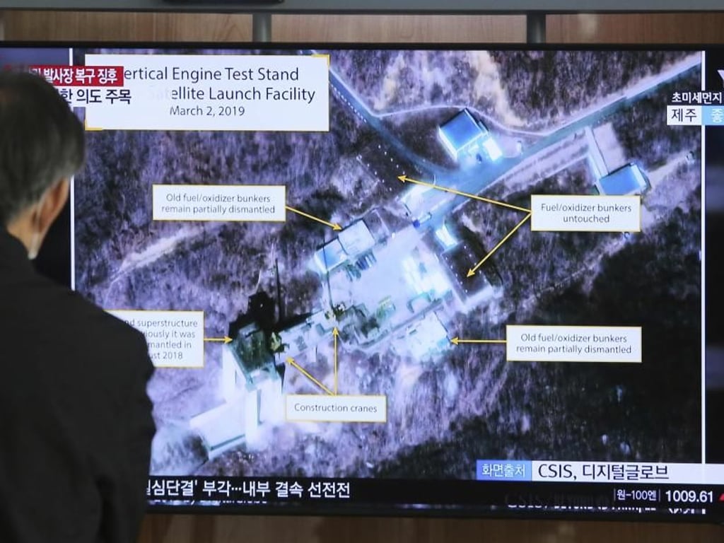 Berichterstattung in Südkorea: Auf dem Bildschirm ist eine nordkoreanische Testanlage für Raketenantriebe zu sehen. Foto: Ahn Young-Joon/AP