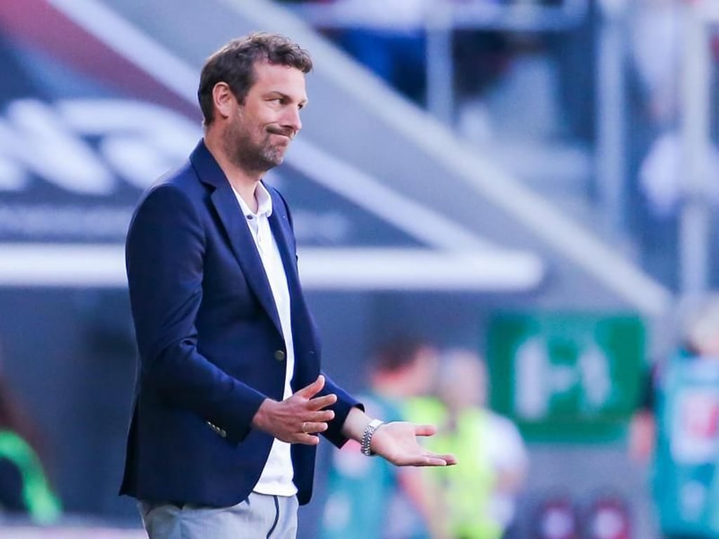 Markus Weinzierl musste nach dem 0:6 beim FCA als VfB-Trainer gehen. Foto: Tom Weller