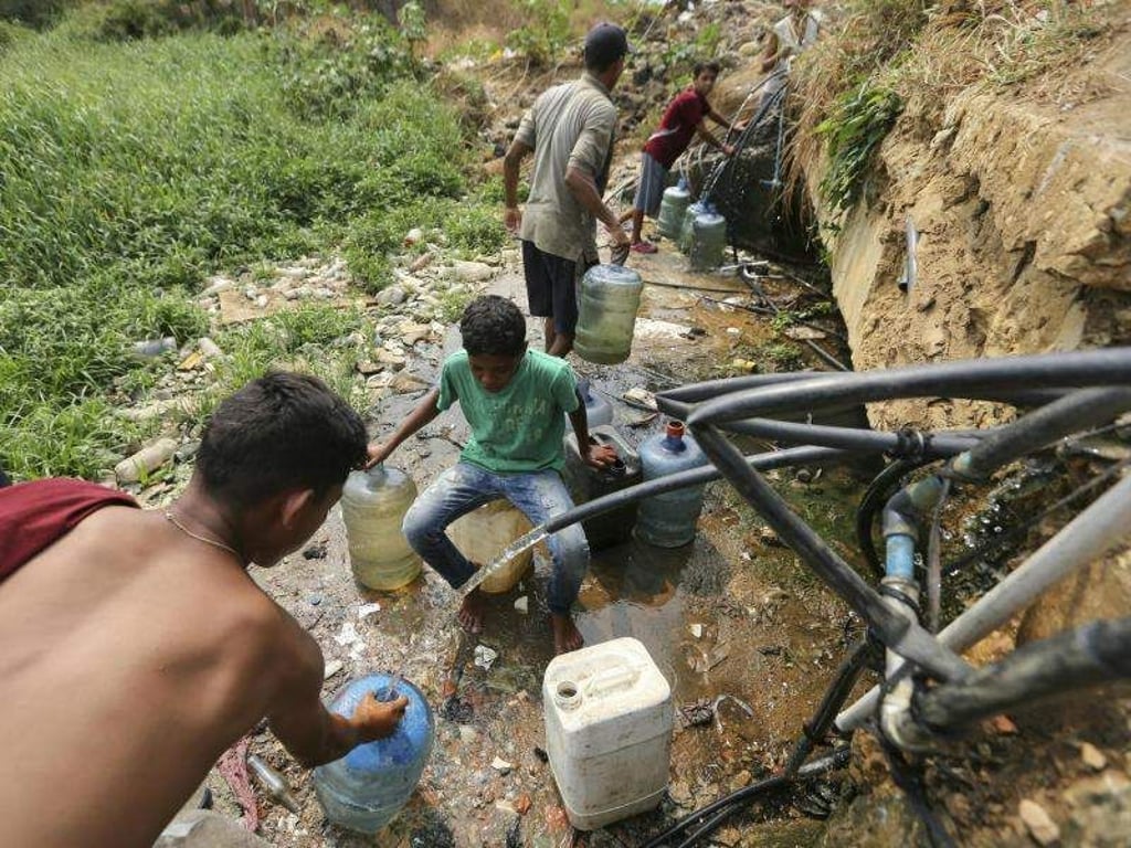 Mehr als zwei Milliarden Menschen weltweit haben nach einem Bericht der Vereinten Nationen weiterhin keine sichere Versorgung mit sauberem Trinkwasser. Foto: Fernando Llano/AP
