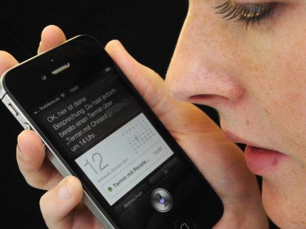 Das Smartphone, dein Freund und Doktor? Medizin-Apps sind im Trend, ersetzen aber keine ärztliche Beratung. Foto: Sven Hoppe
