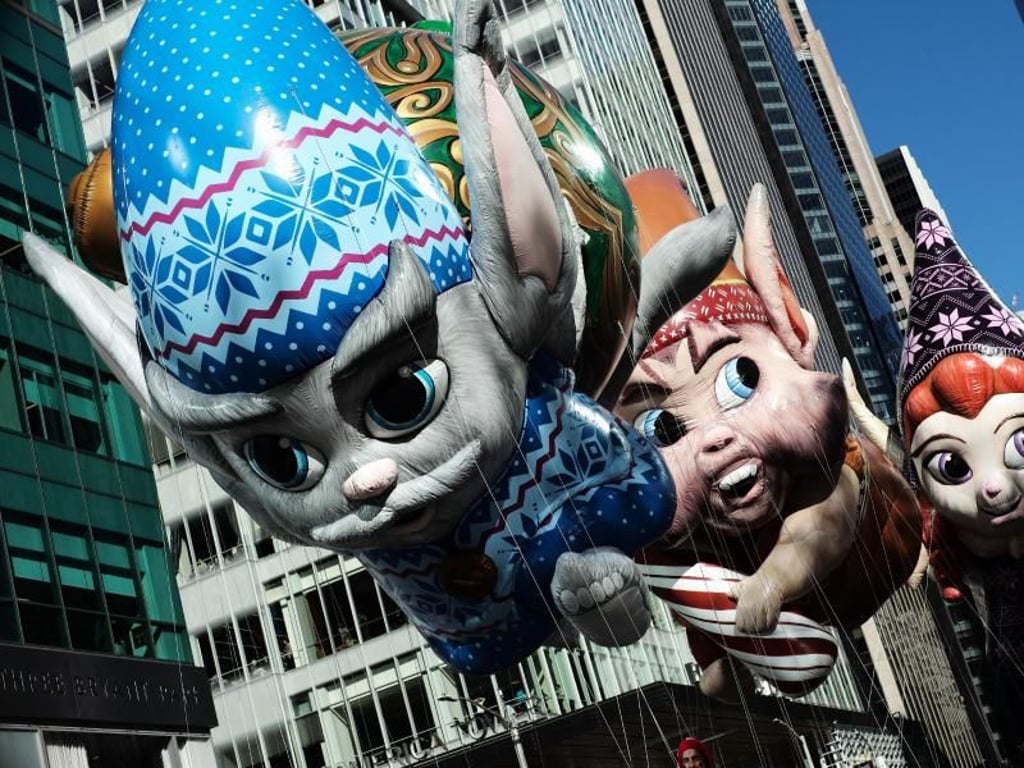 Figuren aus der Netflix-Serie «The Christmas Chronicles». Foto: Li Muzi/XinHua