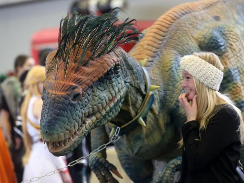 Auch Dinosaurier gibt es auf der German Comic Con. Foto: Roland Weihrauch