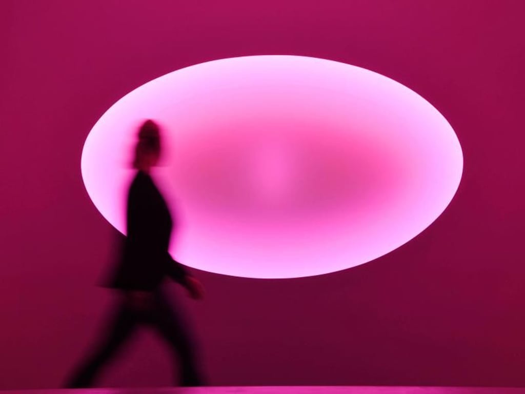 «Healing Light, Curved Elliptical Glass» aus dem Jahr 2018. Foto: Uli Deck