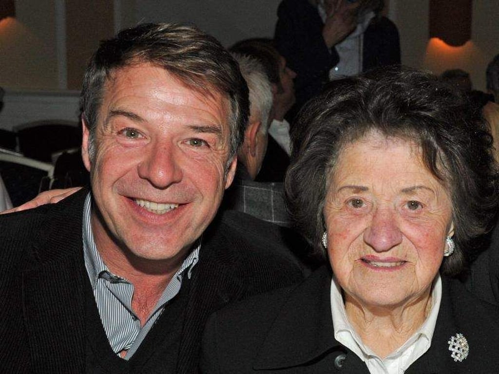 Patrick Lindner und seine Mutter Hedwig. Der Schlagersänger verarbeitet auf seinem neuen Album auch den Tod seiner Mutter. Foto: Ursula Düren