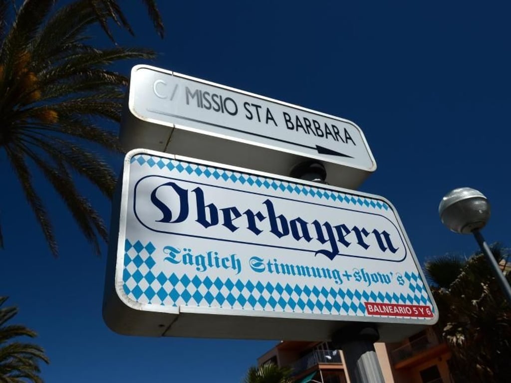 Hier wohnt der deutsche Frohsinn: Der Touristentreff "Oberbayern" auf Mallorca. Foto: Jens Kalaene