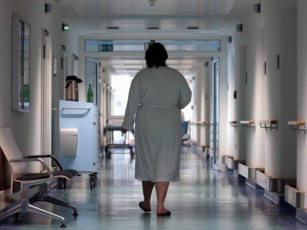 Wer im Krankenhaus sein Zimmer nicht mit anderen Patienten teilen will, kann private Zusatzversicherungen abschließen. Allerdings lohnt sich eine solche Police nicht immer. Foto: Peter Endig