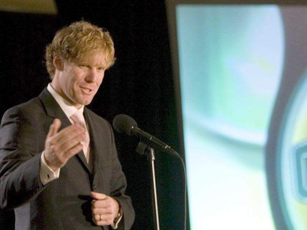 Muss bald unter dem Eiffelturm in einem Hochzeitskleid posieren: Alexi Lalas. Foto (Archiv): Armando Arorizo/EPA Foto: epa Armando Arorizo