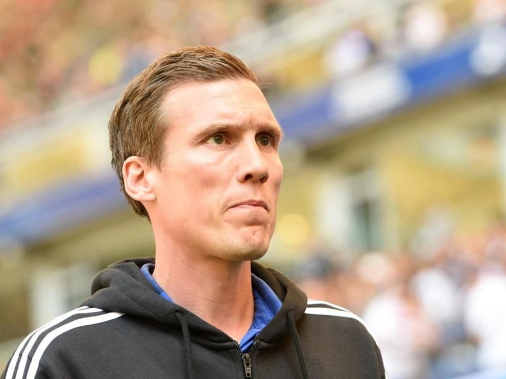 Sieht sein Team gegen Leipzig in der Außenseiterrolle: HSV-Coach Hannes Wolf. Foto: Daniel Bockwoldt