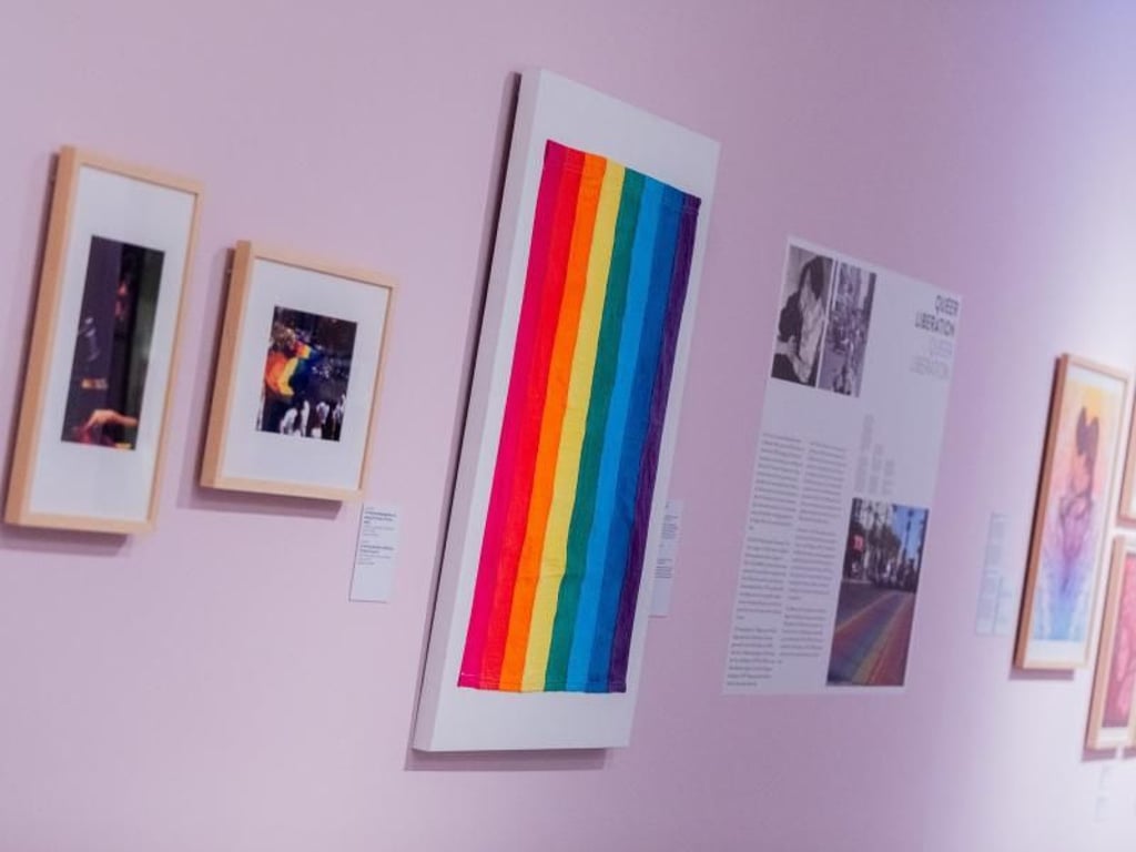 «Regenbogenfahne» von Gilbert Baker. Foto: Rolf Vennenbernd