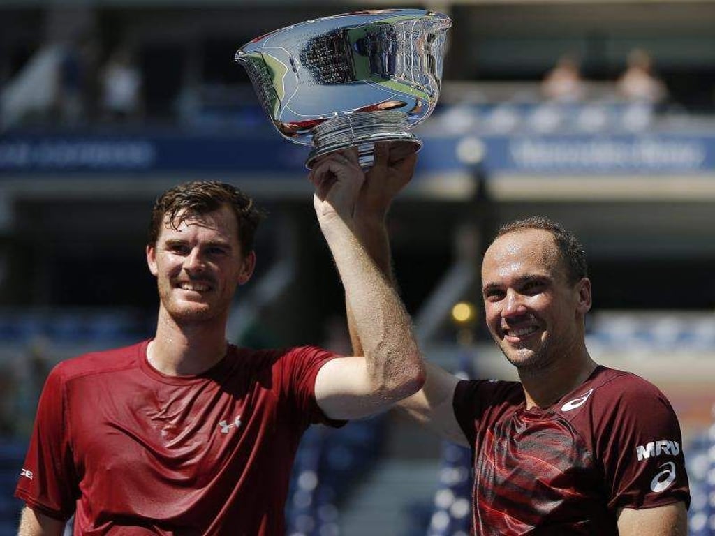 Jamie Murray (l) und Bruno Soares feierten ihren zweiten Grand-Slam-Sieg in diesem Jahr. Foto: Cj Gunther