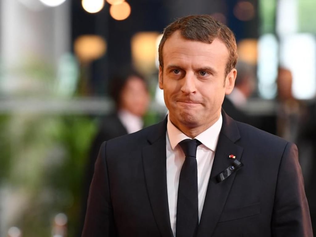 Frankreichs Präsident Emmanuel Macron während der Trauerfeierlichkeiten Kohl im EU-Parlament. Foto: Sven Hoppe