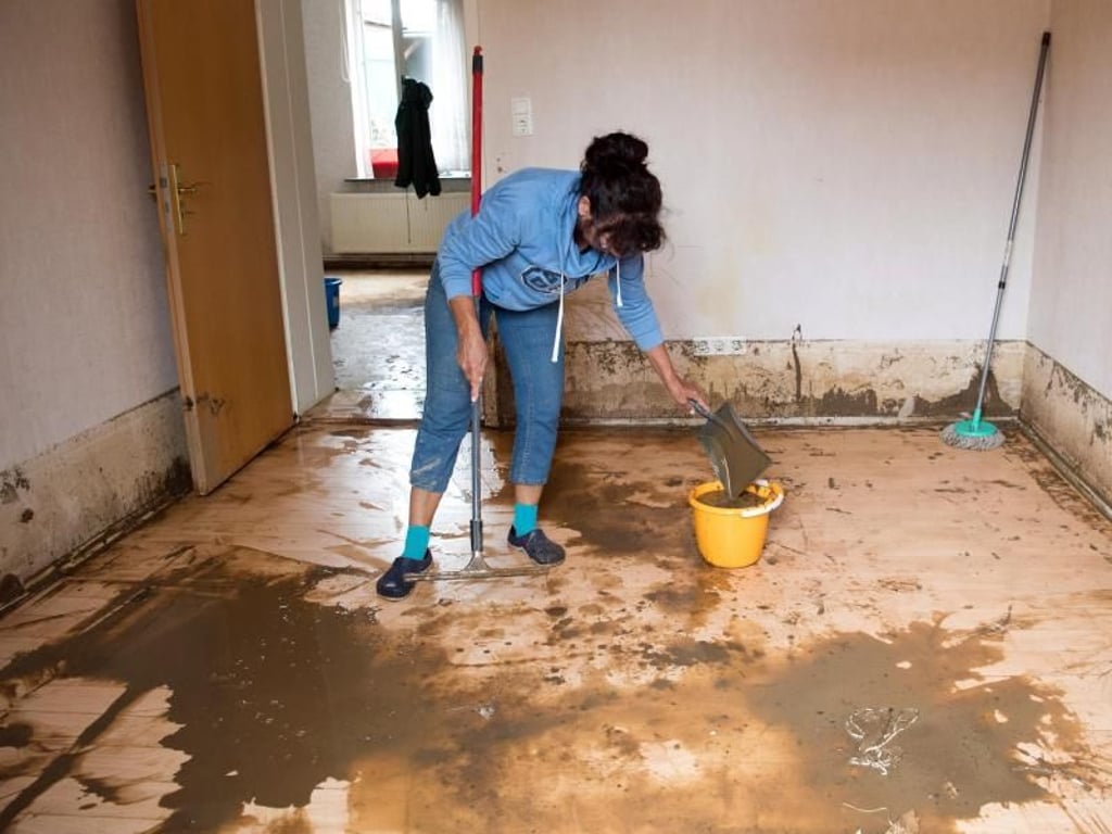 Ein Unwetter mit Starkregen hat in Sottrum bei Holle große Schäden verursacht. Foto: Julian Stratenschulte
