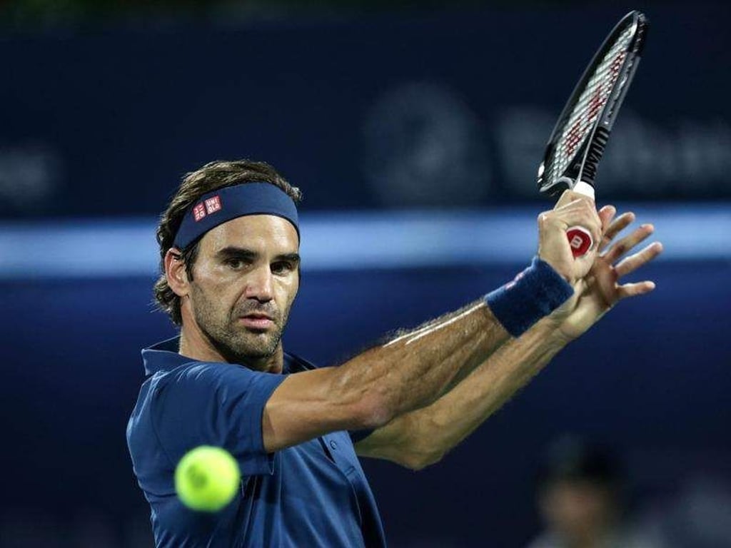 Tennisstar Roger Federer greift in Dubai nach dem 100. Turniersieg seiner Karriere. Foto: Mahmoud Khaled/Xinhua