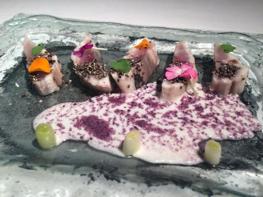 Feinkost serviert Mari Arzak in seinem Drei-Sterne-Restaurant. San Sebastián ist für seine Spitzenküche berühmt. Foto: Manuel Meyer