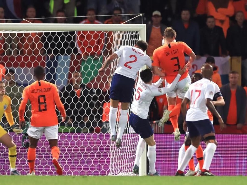 Matthijs de Ligt (3.v.r) triff zum 1:1 für die Niederlande. Foto: Mike Egerton/PA Wire